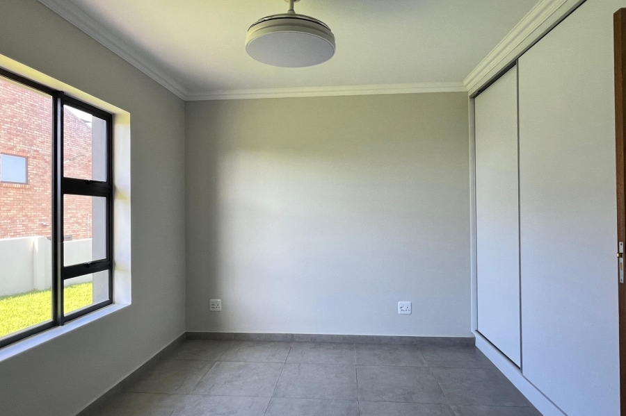 3 Bedroom Property for Sale in Wavecrest Eastern Cape